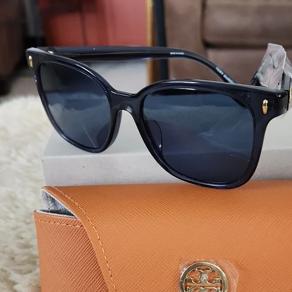NWT IOB Tory Burch Transparent Blue Soft Square Sunglasses 👓💙🎁